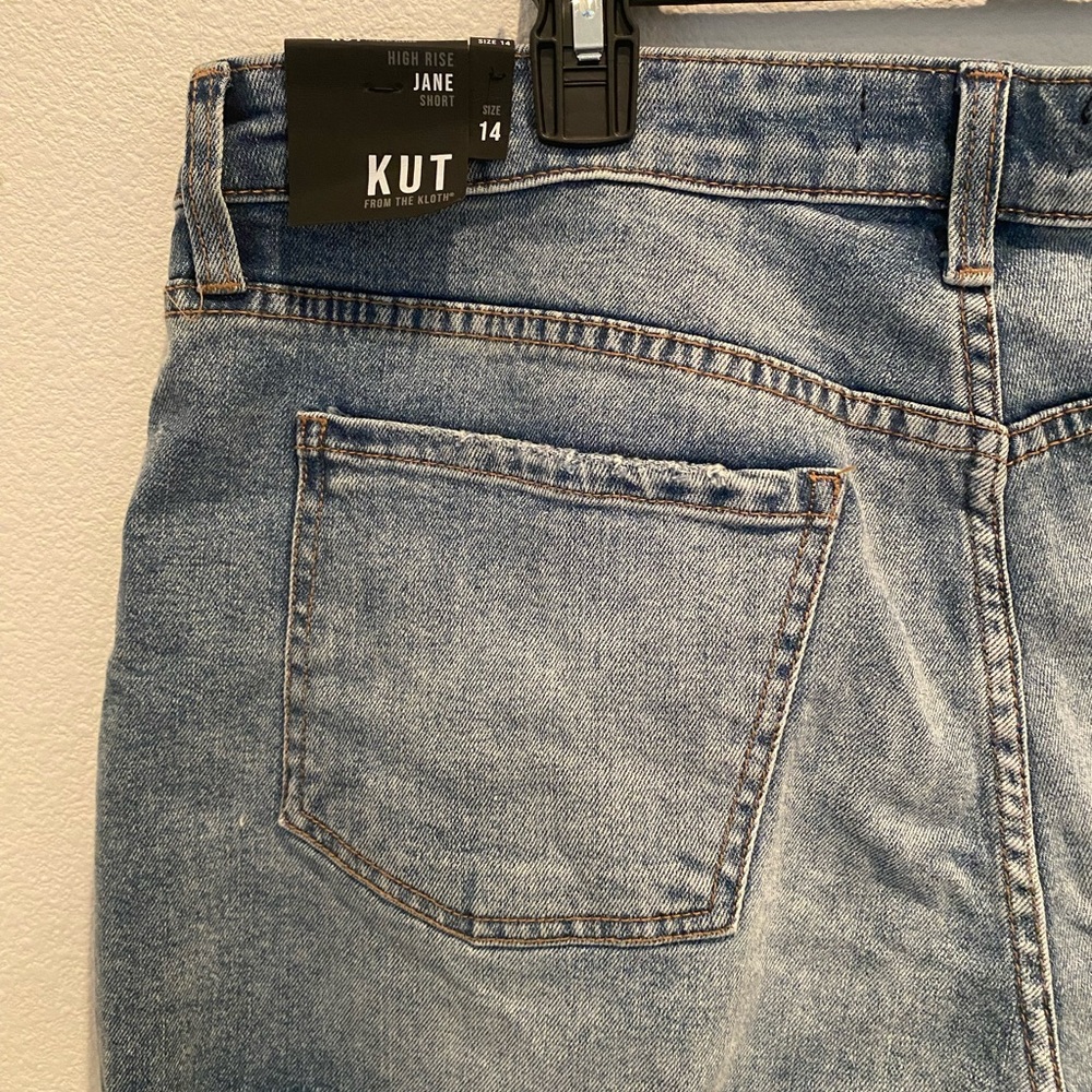 Kut High Rise Jane Short - Picture 3 of 4